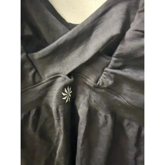 Athleta Black Sleeveless Workout Top - Picture 4 of 6